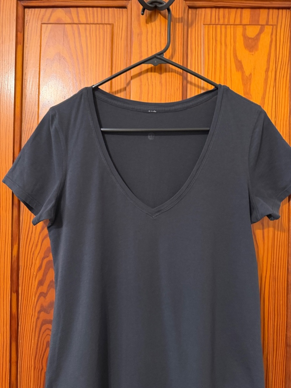 Lululemon Love Tee V Neck - Black - Pima Cotton Blend - Picture 3 of 9